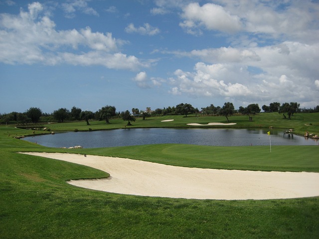 Tips to improve your lob and bunker shots on the golf course