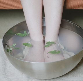 wash your feet every day for healthy feet